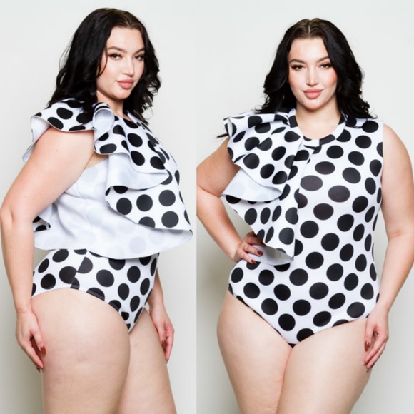 1x-3x Plus RUFFLED SHOULDER POLKA DOT BODYSUIT - Picture 3 of 6